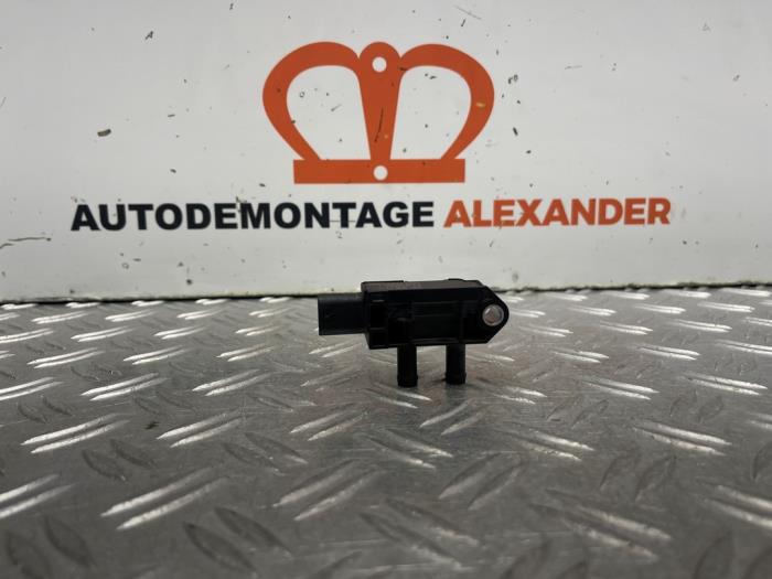 Begagnade Bränsletryckssensor Volkswagen Golf VII Variant (AUVV) 1.6 TDI BMT 16V Pris € 30,00 Marginaltabell erbjuds av Alexander Autodemontage