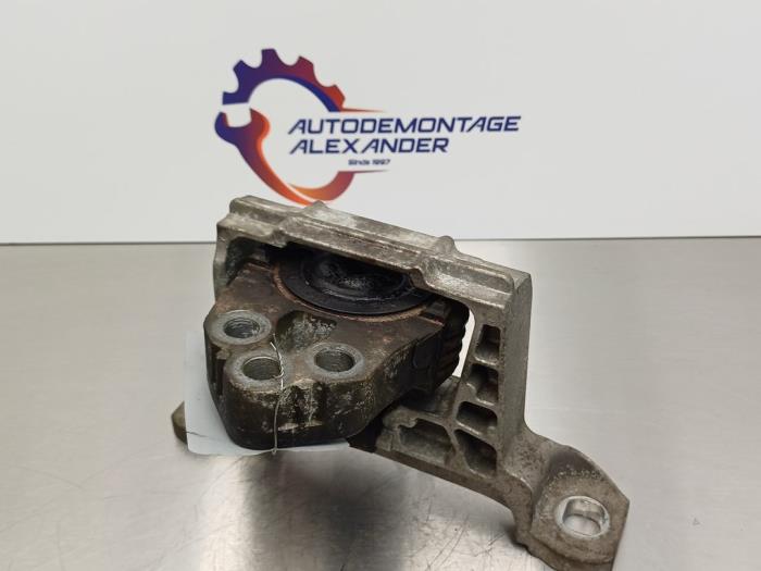 Used Engine mount Ford Focus 3 Wagon 1.5 TDCi Price on request offered by Alexander Autodemontage