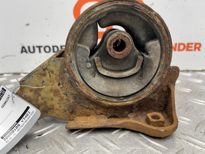 Engine mount Nissan XTrail 2.2 dCi 16V 4x2 113208H800 YD22