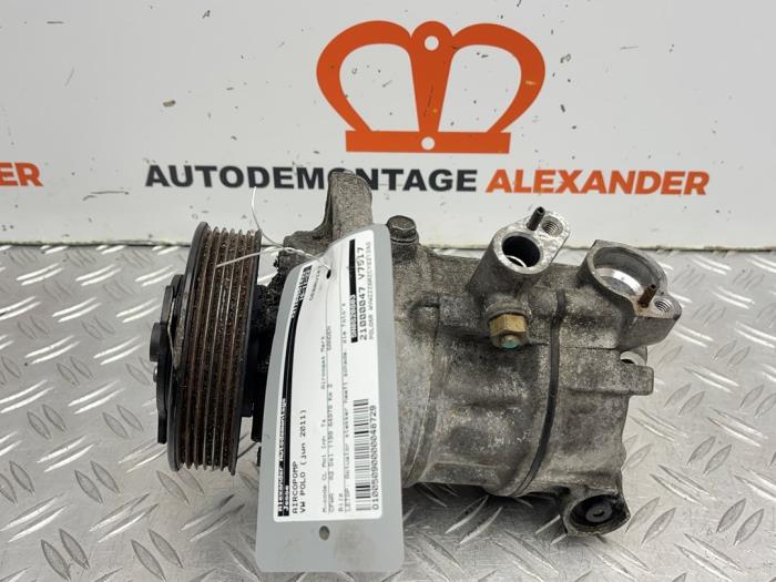 Air conditioning pump from a Volkswagen Polo V (6R) 1.2 TDI 12V BlueMotion 2011