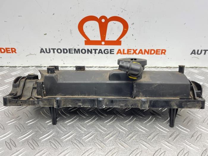 Rocker cover from a Renault Scénic IV (RFAJ) 1.5 Energy dCi 110 2019