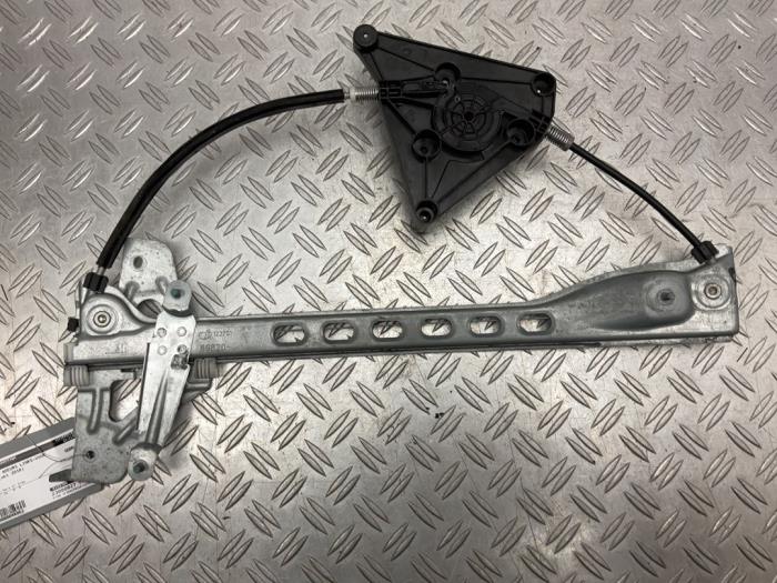 Window mechanism 4-door, front left Peugeot 108 1.0 12V - 122701 PSA