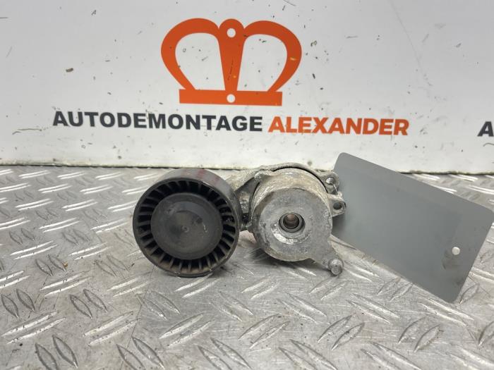 Usados Rodillo tensor correa múltiple Peugeot 108 1.0 12V Precio de solicitud ofrecido por Alexander Autodemontage