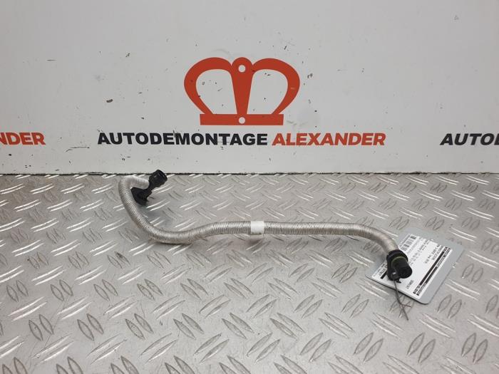 Fuel line from a BMW 3 serie Touring (F31) 318i 1.5 TwinPower Turbo 12V 2019
