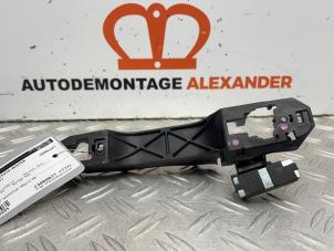 Usagé Poignée de porte arrière droite Peugeot 108 1.0 12V Prix sur demande proposé par Alexander Autodemontage