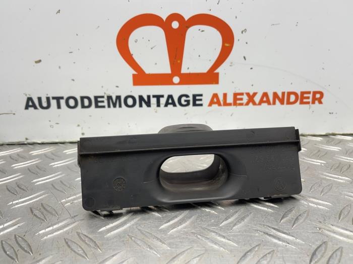 Begagnade Lufttratt Volkswagen Polo V (6R) 1.4 TDI 12V 75 Pris på förfrågan erbjuds av Alexander Autodemontage