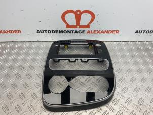 Used Dashboard decoration strip Renault Clio IV (5R) 0.9 Energy TCE 90 12V Price € 80,00 Margin scheme offered by Alexander Autodemontage