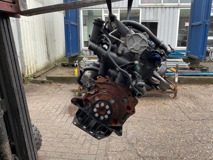 Motor from a Peugeot 407 (6D) 2.0 HDiF 16V 2008