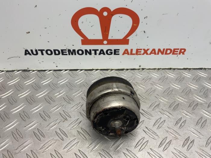 Used Engine mount Audi A4 (B7) 2.0 TFSI 20V Quattro Price on request offered by Alexander Autodemontage
