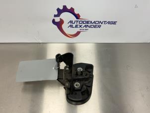 Used Sliding door lock mechanism, right Volkswagen Transporter T5 2.5 TDi Price on request offered by Alexander Autodemontage