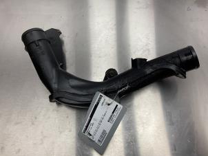 Intercooler Rohr van een Audi A3 Cabriolet (8P7) 2.0 TDI 16V 2008
