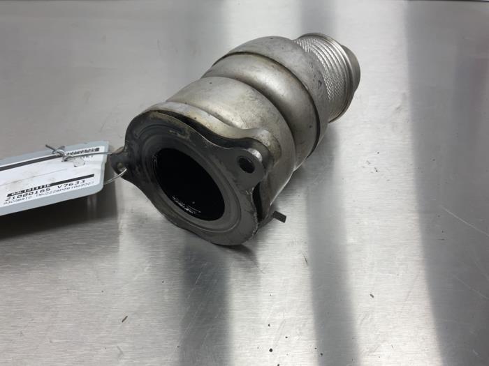 Exhaust throttle valve from a Audi A3 Cabriolet (8P7) 2.0 TDI 16V 2008