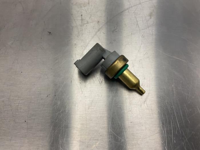 Used Engine temperature sensor Mercedes E (W213) E-220d 2.0 Turbo 16V Price on request offered by Alexander Autodemontage