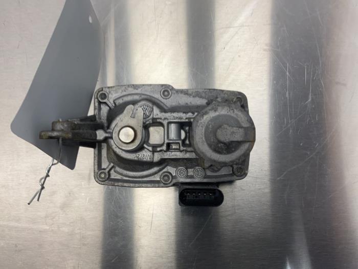 EGR valve Skoda Octavia Combi 1.6 TDI Greenline 16V 5Q0253691J 584395