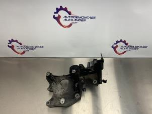 Used Air conditioning bracket Skoda Octavia Combi (5EAC) 1.6 TDI Greenline 16V Price on request offered by Alexander Autodemontage
