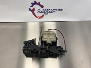Used Tailgate lock mechanism Mercedes S (W220) 3.2 S-320 CDI 24V Price on request offered by Alexander Autodemontage