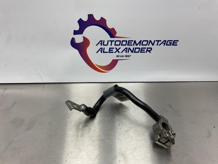 Używane Biegun akumulator BMW 3 serie (E46/2) 318 Ci 16V Cena na żądanie oferowane przez Alexander Autodemontage