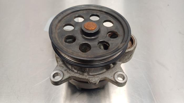 Pompe à eau d'un Ford Transit 2.0 TDCi 16V Eco Blue 170 2020