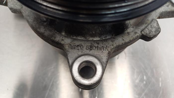 Pompe à eau d'un Ford Transit 2.0 TDCi 16V Eco Blue 170 2020