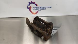 Used Rear brake calliperholder, right Audi A4 Avant (B8) 2.0 TDI 16V Price on request offered by Alexander Autodemontage