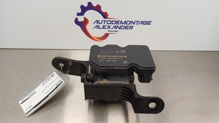 Gebrauchte ABS Pumpe Chevrolet Spark (M300) 1.0 16V Preis € 14,99 Margenregelung angeboten von Alexander Autodemontage