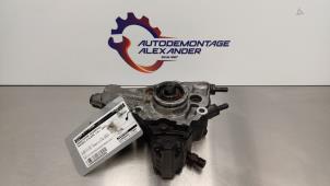 Used Mechanical fuel pump Mercedes E (W211) 2.2 E-200 CDI 16V Price € 200,00 Margin scheme offered by Alexander Autodemontage