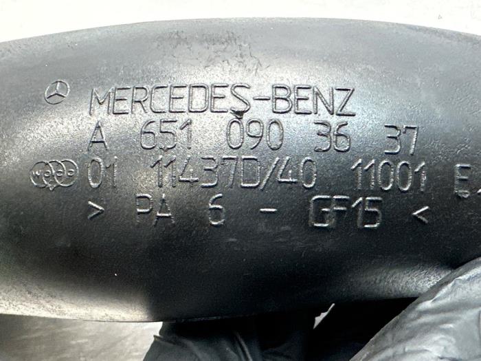 Ansaugschlauch Luft van een Mercedes-Benz Sprinter 5t (906) 513 CDI 16V 2016