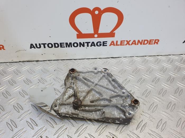 Usagé Support dynamo haut Opel Corsa D 1.3 CDTi 16V ecoFLEX Prix sur demande proposé par Alexander Autodemontage