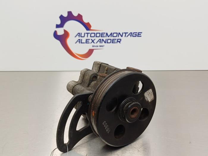 Usagé Pompe de direction Chevrolet Spark (M300) 1.0 16V Prix € 37,50 Prix TTC proposé par Alexander Autodemontage