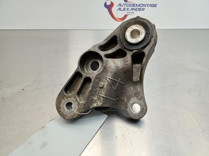 Engine mount from a Ford Transit Connect 1.8 TDCi 90 DPF 2013