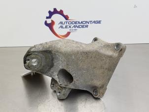 Used Engine mount Lexus IS (E2) 220d 16V Price on request offered by Alexander Autodemontage