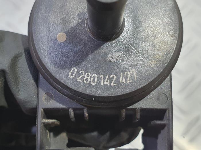 Vacuum valve from a Fiat 500 (312) 0.9 TwinAir 85 2017
