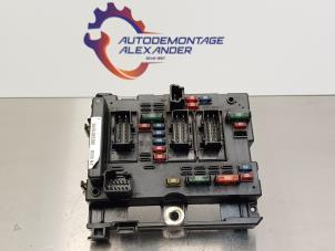 Używane Skrzynka bezpieczników Peugeot 307 SW (3H) 2.0 16V Cena € 60,00 Procedura marży oferowane przez Alexander Autodemontage