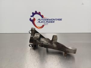 Used Alternator upper bracket Ford Focus 3 Wagon 1.5 TDCi Price on request offered by Alexander Autodemontage