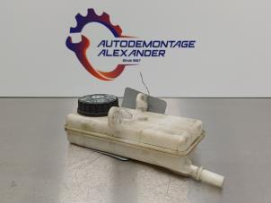 Used Brake fluid reservoir Citroen C4 Berline (NC) 1.6 e-HDI Price on request offered by Alexander Autodemontage