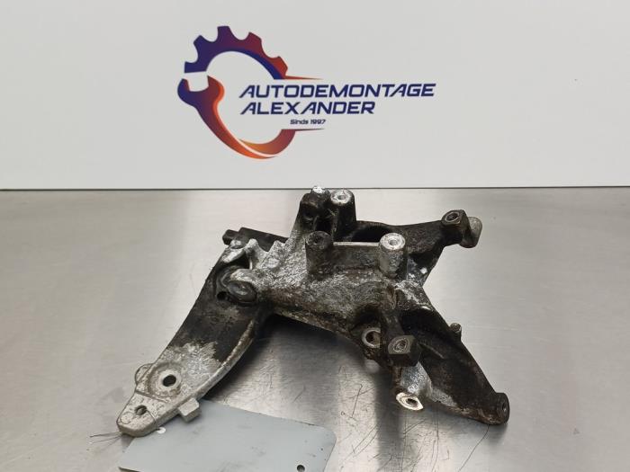 Usagé Support dynamo haut Citroen C4 Berline (NC) 1.6 e-HDI Prix sur demande proposé par Alexander Autodemontage