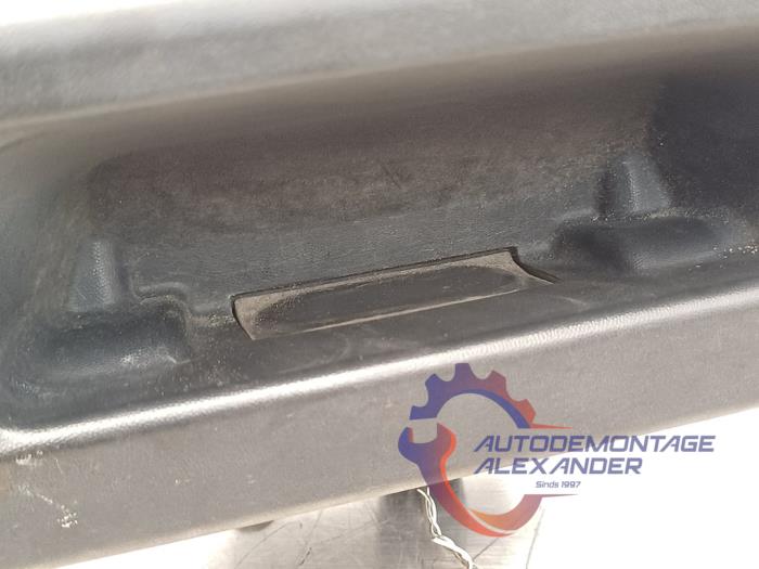 Uchwyt tylnej klapy z Renault Kangoo Express (FW) 1.5 dCi 90 FAP 2014
