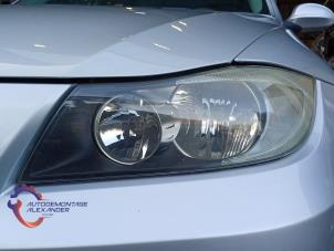 Used Headlight, left BMW 3 serie (E90) 320i 16V Price € 70,00 Margin scheme offered by Alexander Autodemontage