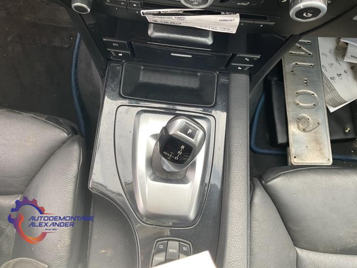 Palanca selectora caja de cambios automática de un BMW 5 serie (E60) 525i 24V 2009
