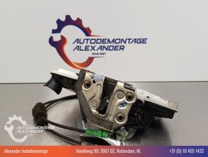 Usagé Serrure portière mécanique 4portes avant gauche Peugeot 108 1.0 12V Prix sur demande proposé par Alexander Autodemontage