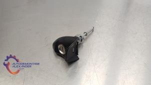 Used Door lock cylinder, left Hyundai i20 (GBB) 1.2i 16V Price on request offered by Alexander Autodemontage