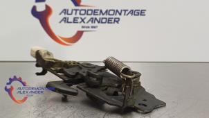 Used Bonnet lock mechanism Ford Focus 3 Wagon 1.0 Ti-VCT EcoBoost 12V 100 Price on request offered by Alexander Autodemontage