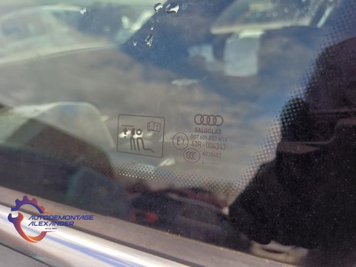 Ventanilla adicional de 4 puertas derecha detrás de un Audi A6 Avant (C7) 3.0 TDI V6 24V Quattro 2015