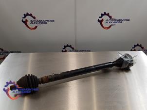 Used Front drive shaft, right Volkswagen Golf VI (5K1) 1.6 TDI 16V Price on request offered by Alexander Autodemontage