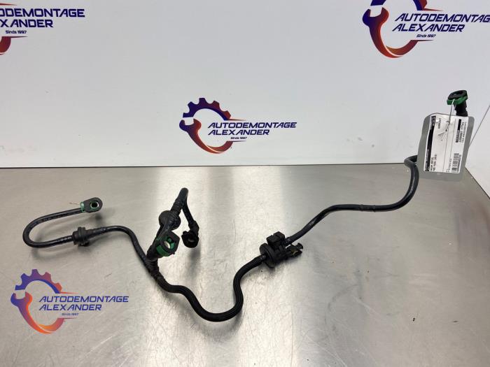 Vacuum valve from a Ford Focus 3 1.0 Ti-VCT EcoBoost 12V 125 2015
