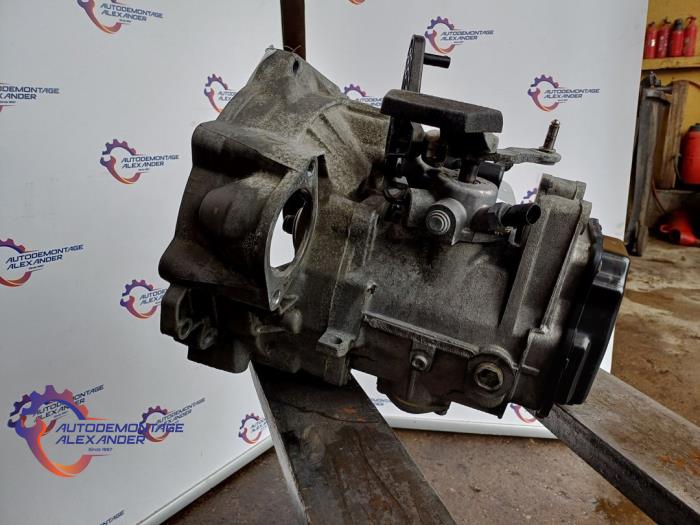Gearbox from a Volkswagen Jetta IV (162/16A) 1.6 TDI 16V 2011
