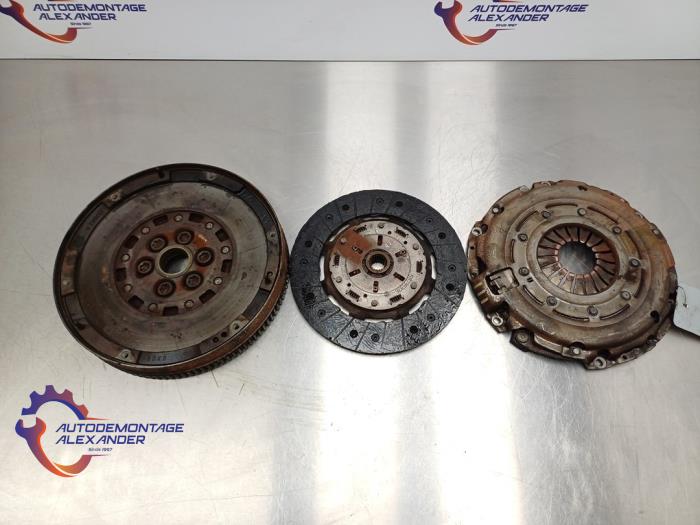 Clutch kit (complete) from a Alfa Romeo 159 (939AX) 1.8 TBI 16V 2012