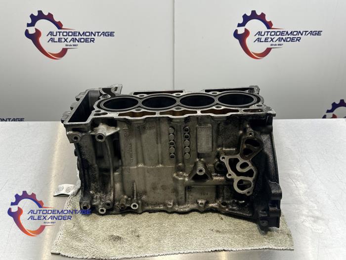 Used Engine crankcase Peugeot 207/207+ (WA/WC/WM) 1.6 16V VTi Price on request offered by Alexander Autodemontage