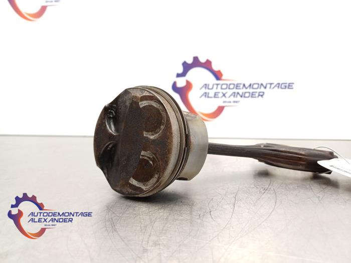 Kolben Peugeot 207/207+ (WA/WC/WM), 2006 / 2015 1.6 16V VTi, Fließheck, Benzin, 1.598cc, 88kW (120pk), FWD, EP6; 5FW, 2007-03 / 2009-06, WA5FW; WC5FW (Gebraucht)