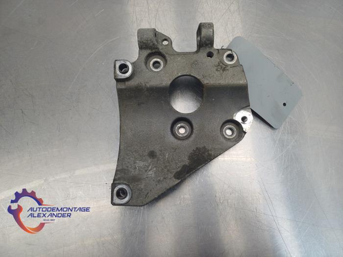 Air conditioning bracket from a Volvo V40 (MV) 1.6 D2 2013
